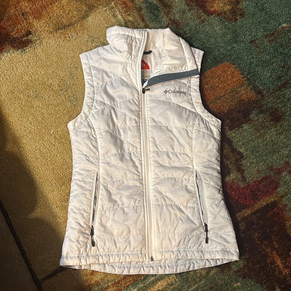 Columbia Ivory Quilted Vest